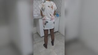 Turk mature leg and foot fetish in nylon stockings in the kitchen - 2 image